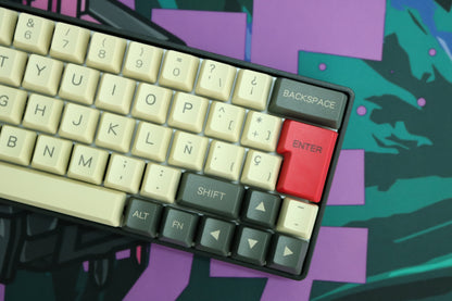DE64R WITH RETRO BLACK &amp; RED ISO ES / ASSEMBLED 60% MECHANICAL KEYBOARD 